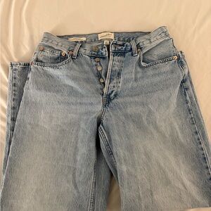 Universal Thread Mid Rise 90s Baggy Light Wash Jeans Size 8